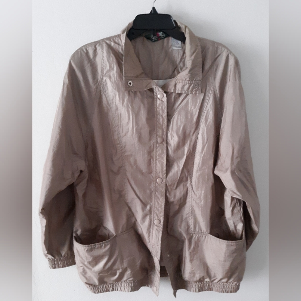 VTG Nylon Snap Windbreaker